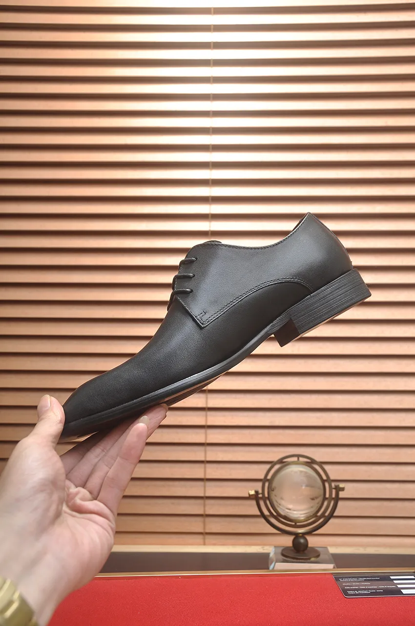 Men's men's shoes 💰540💶 [LV] (original single cowhide lining) 🍀LV's latest genuine leather business suit shoes are launched simultaneously on the official website. The first-layer cowhide imported from Italy is made of heavy gold, 💥official website 1:1 rubber outsole. Versatile to wear, high-end without losing class, and the color combination is extraordinary. This four-season style is alluring when worn on your feet, showing off your big-name flair. Standard code 38-45 (45 customized)